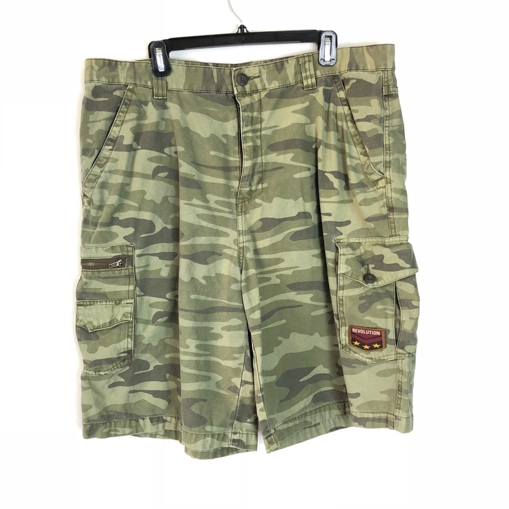 Anchor Blue Men’s Camo Cargo Shorts Size 40